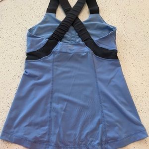 Lululemon Size 6 Tank Top Brad Built In .
